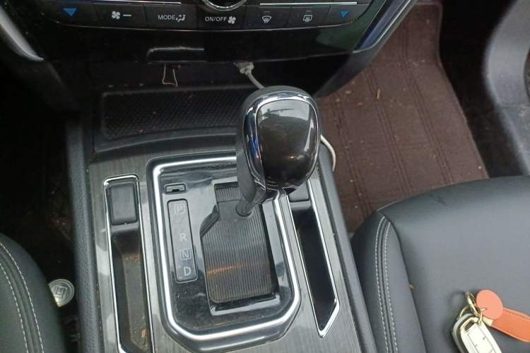 Used Venucia T90 2018 2.0L CVT Smart Connect Luxury Edition China V Standard Gear Lever