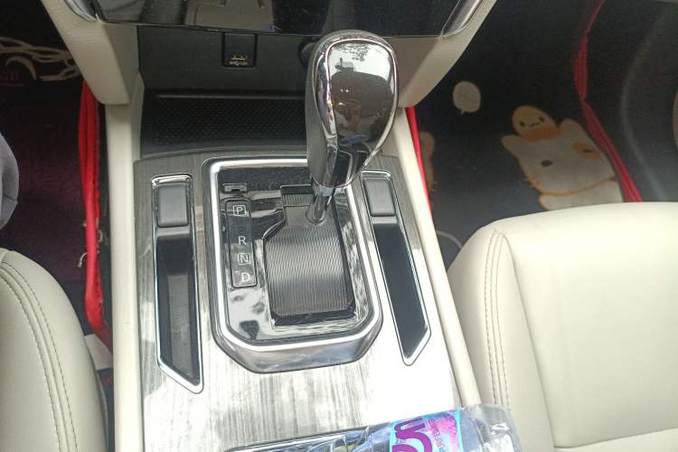 Used Venucia T90 2018 2.0L CVT Smart Connect Luxury Edition China V Standard Gear Lever