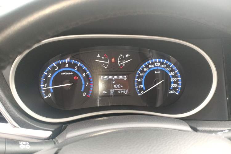 Used Venucia T90 2018 2.0L CVT Smart Connect Luxury Edition China V Standard Instrument Cluster