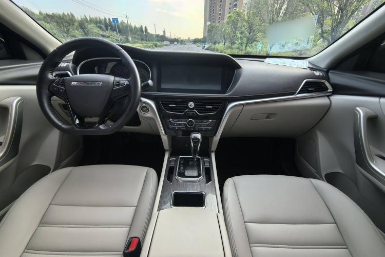 Used Venucia T90 2018 2.0L CVT Smart Connect Luxury Edition China V Standard Interior 3