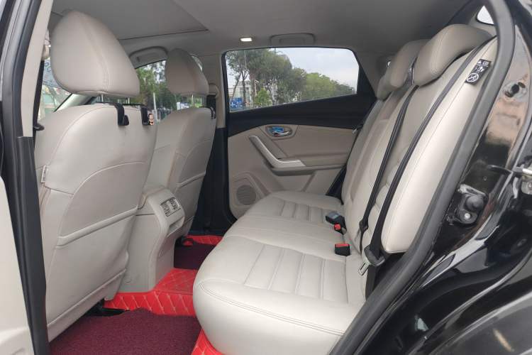 Used Venucia T90 2018 2.0L CVT Smart Connect Luxury Edition China V Standard Interior 7