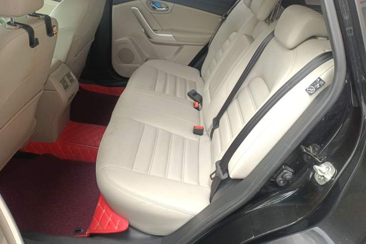 Used Venucia T90 2018 2.0L CVT Smart Connect Luxury Edition China V Standard Left Rear Seat