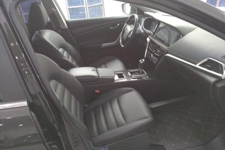 Used Venucia T90 2018 2.0L CVT Smart Connect Luxury Edition China V Standard Right Front Seat
