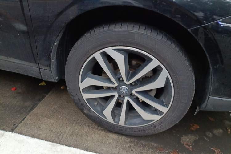 Used Venucia T90 2018 2.0L CVT Smart Connect Luxury Edition China V Standard Right Front Wheel Hub