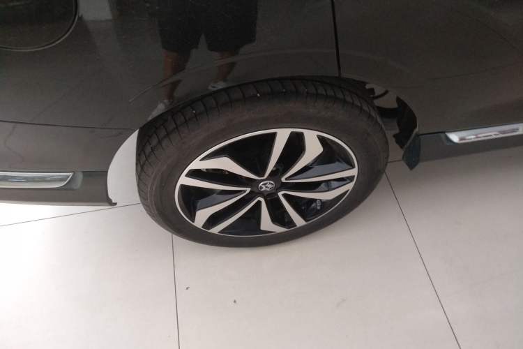 Used Venucia T90 2018 2.0L CVT Smart Connect Luxury Edition China V Standard Right Rear Wheel Hub