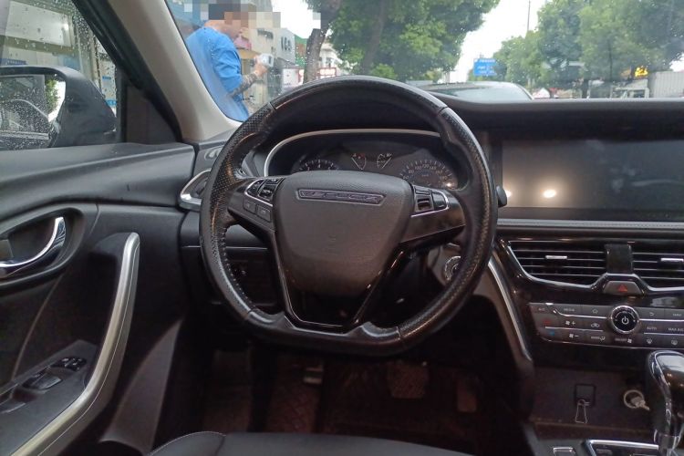 Used Venucia T90 2018 2.0L CVT Smart Connect Luxury Edition China V Standard Steering Wheel