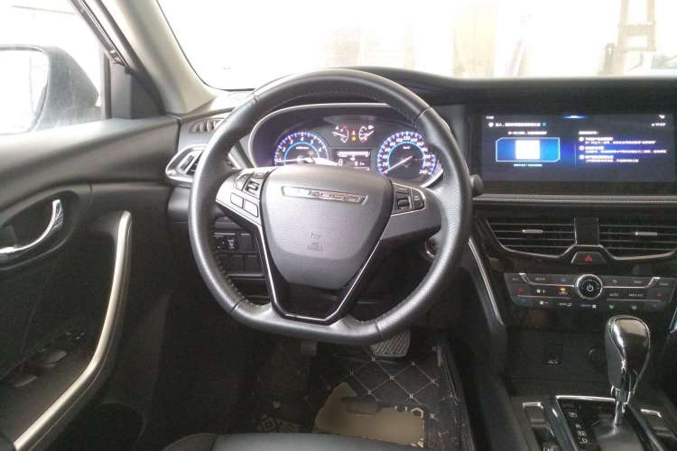 Used Venucia T90 2018 2.0L CVT Smart Connect Luxury Edition China V Standard Steering Wheel
