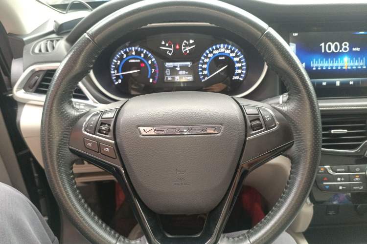 Used Venucia T90 2018 2.0L CVT Smart Connect Luxury Edition China V Standard Steering Wheel