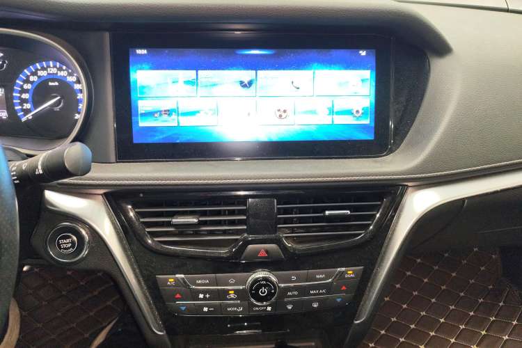 Used Venucia T90 2018 2.0L CVT Smart Connect Luxury Edition China V Standard Audio And AC Panel