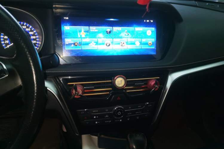 Used Venucia T90 2018 2.0L CVT Smart Connect Luxury Edition China V Standard Audio And AC Panel