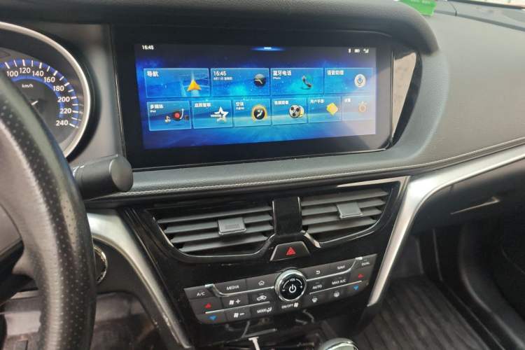 Used Venucia T90 2018 2.0L CVT Smart Connect Luxury Edition China V Standard Audio And AC Panel