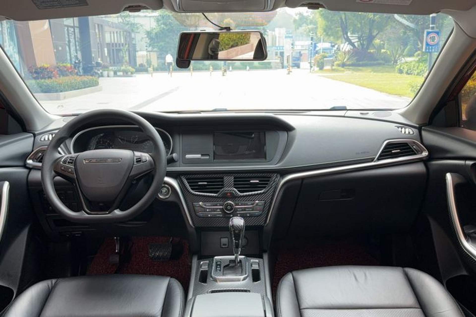 Used Venucia T90 2018 2.0L CVT Smart Connect Fashion Edition China V Standard Center Console