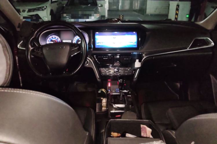 Used Venucia T90 2018 2.0L CVT Smart Connect Luxury Edition China V Standard Center Console