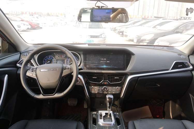 Used Venucia T90 2018 2.0L CVT Smart Connect Luxury Edition China V Standard Center Console