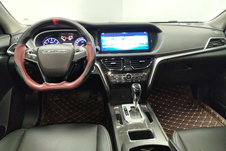 Used Venucia T90 2018 2.0L CVT Smart Connect Luxury Edition China V Standard Center Console