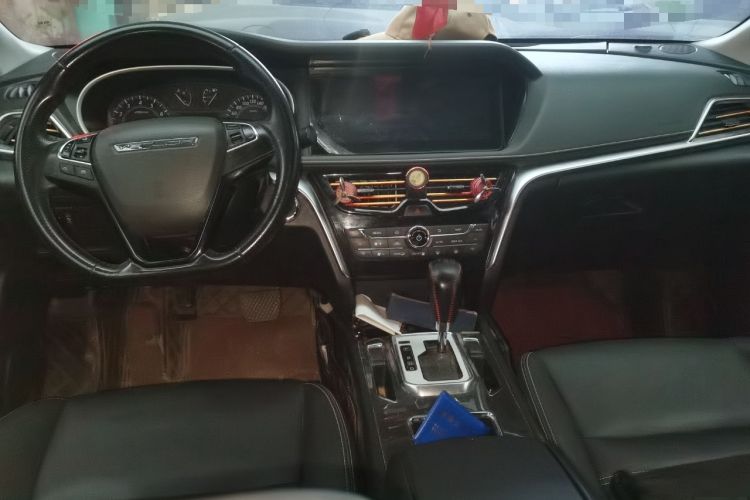 Used Venucia T90 2018 2.0L CVT Smart Connect Luxury Edition China V Standard Center Console