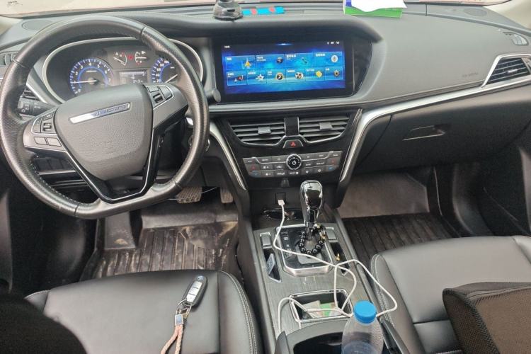 Used Venucia T90 2018 2.0L CVT Smart Connect Luxury Edition China V Standard Center Console
