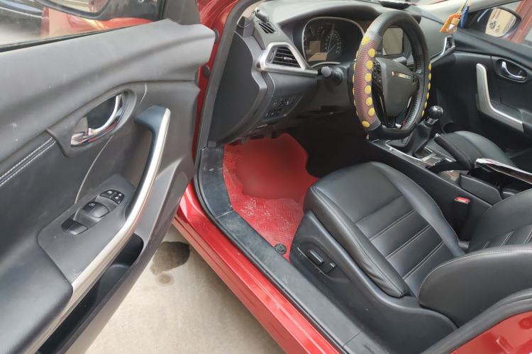 Used Venucia T90 2018 1.4T Manual Smart Connect ZhiShang Edition China V Standard Driver Seat