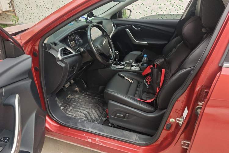 Used Venucia T90 2018 2.0L CVT Smart Connect Luxury Edition China V Standard Driver Seat