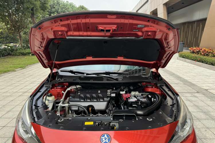 Used Venucia T90 2018 2.0L CVT Smart Connect Fashion Edition China V Standard Engine Bay
