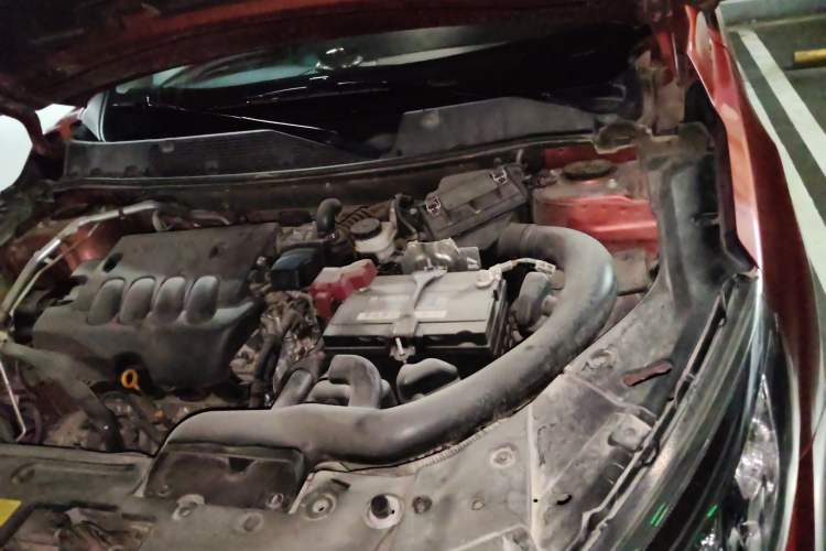 Used Venucia T90 2018 2.0L CVT Smart Connect Luxury Edition China V Standard Engine Bay Left