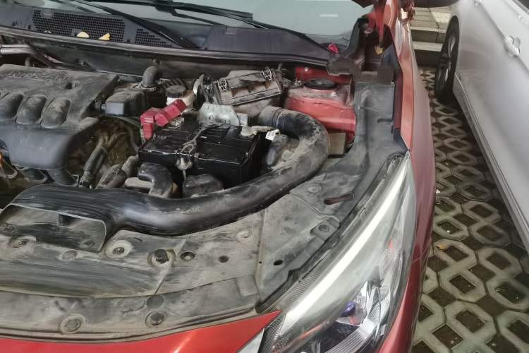 Used Venucia T90 2018 2.0L CVT Smart Connect Luxury Edition China V Standard Engine Bay Left