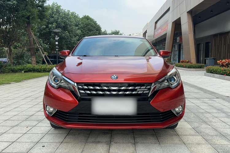 Used Venucia T90 2018 2.0L CVT Smart Connect Fashion Edition China V Standard Front