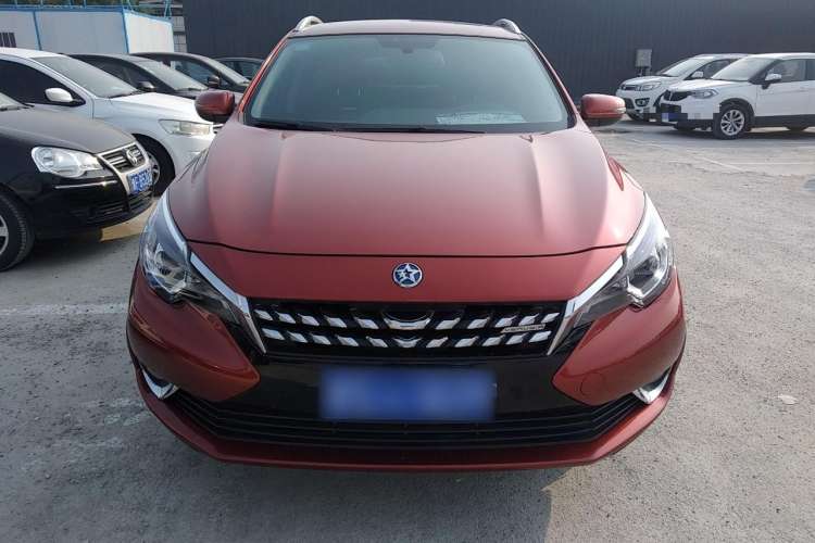 Used Venucia T90 2018 2.0L CVT Smart Connect Luxury Edition China V Standard Front