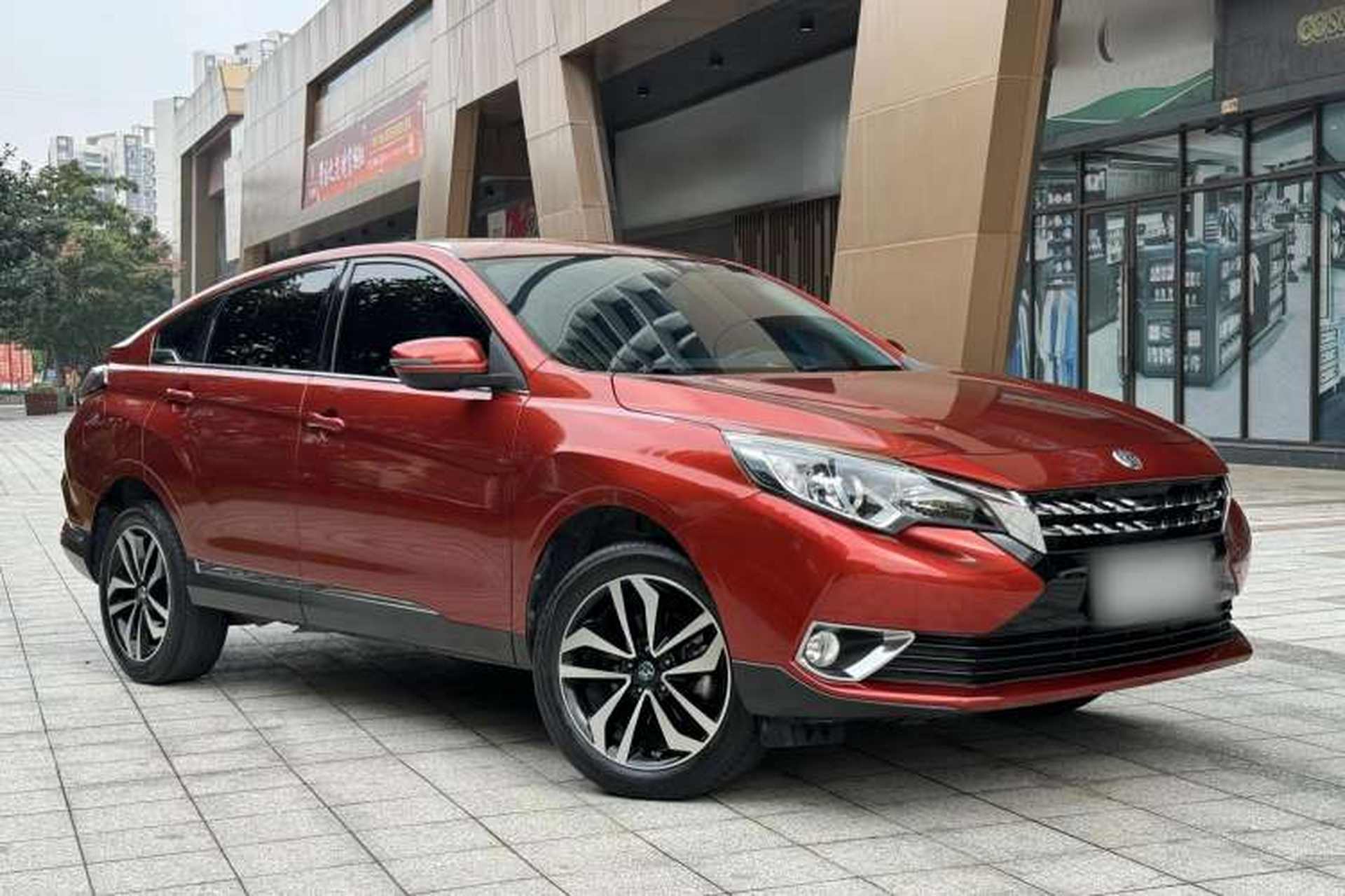 Used Venucia T90 2018 2.0L CVT Smart Connect Fashion Edition China V Standard Front Right 45 Deg