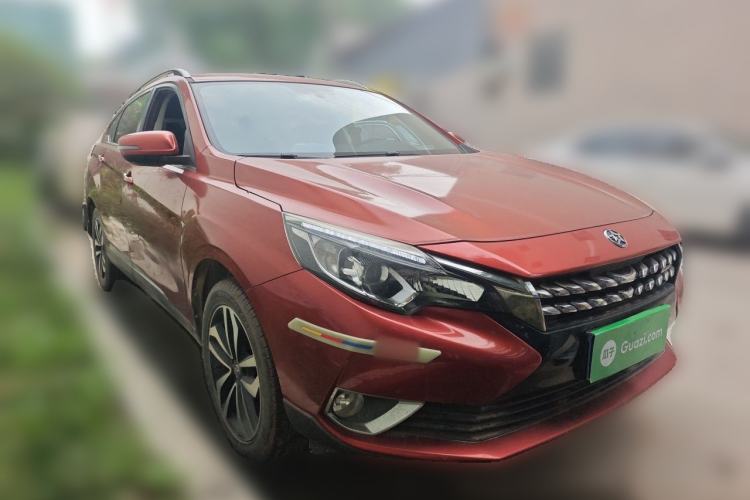 Used Venucia T90 2018 2.0L CVT Smart Connect Luxury Edition China V Standard Front Right 45 Deg