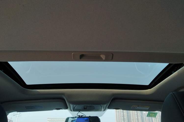 Used Venucia T90 2018 2.0L CVT Smart Connect Luxury Edition China V Standard Headliner