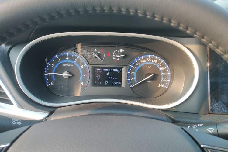 Used Venucia T90 2018 2.0L CVT Smart Connect Luxury Edition China V Standard Instrument Cluster