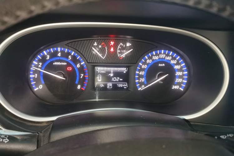Used Venucia T90 2018 2.0L CVT Smart Connect Luxury Edition China V Standard Instrument Cluster