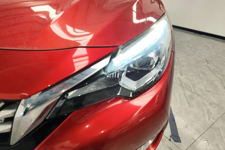 Used Venucia T90 2018 2.0L CVT Smart Connect Luxury Edition China V Standard Left Front Headlight