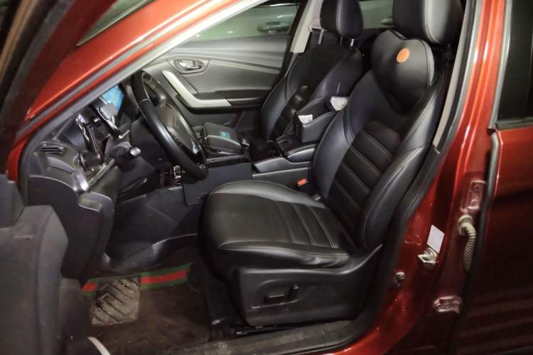 Used Venucia T90 2018 2.0L CVT Smart Connect Luxury Edition China V Standard Left Front Seat