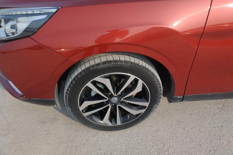 Used Venucia T90 2018 2.0L CVT Smart Connect Luxury Edition China V Standard Left Front Wheel Hub