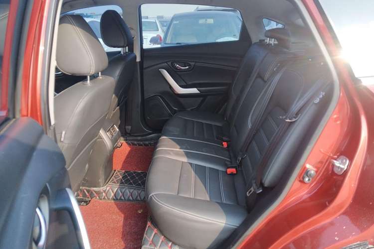 Used Venucia T90 2018 2.0L CVT Smart Connect Luxury Edition China V Standard Left Rear Seat