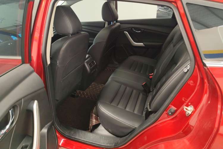 Used Venucia T90 2018 2.0L CVT Smart Connect Luxury Edition China V Standard Left Rear Seat