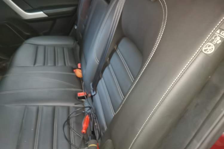 Used Venucia T90 2018 2.0L CVT Smart Connect Luxury Edition China V Standard Left Rear Seat