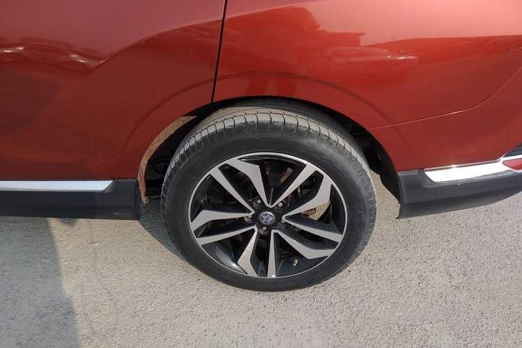 Used Venucia T90 2018 2.0L CVT Smart Connect Luxury Edition China V Standard Left Rear Wheel Hub