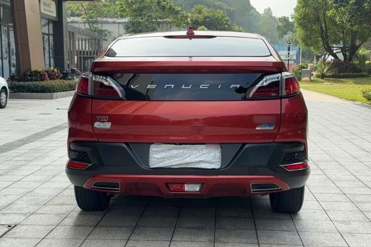 Used Venucia T90 2018 2.0L CVT Smart Connect Fashion Edition China V Standard Rear