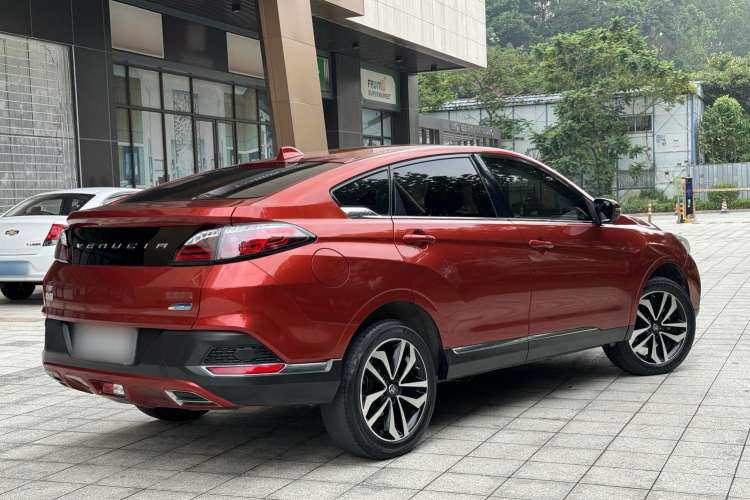 Used Venucia T90 2018 2.0L CVT Smart Connect Fashion Edition China V Standard Rear Right 45 Deg