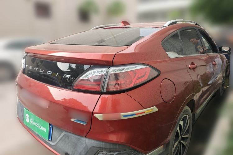 Used Venucia T90 2018 2.0L CVT Smart Connect Luxury Edition China V Standard Rear Right 45 Deg