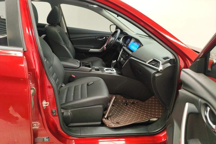 Used Venucia T90 2018 2.0L CVT Smart Connect Luxury Edition China V Standard Right Front Seat