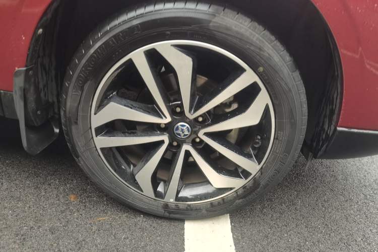 Used Venucia T90 2018 2.0L CVT Smart Connect Fashion Edition China V Standard Right Front Wheel Hub
