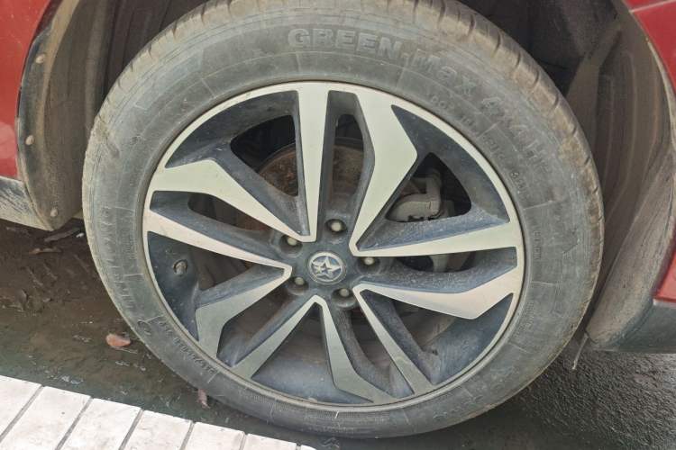 Used Venucia T90 2018 2.0L CVT Smart Connect Luxury Edition China V Standard Right Front Wheel Hub
