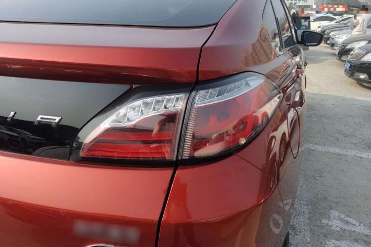 Used Venucia T90 2018 2.0L CVT Smart Connect Luxury Edition China V Standard Right Rear Taillight