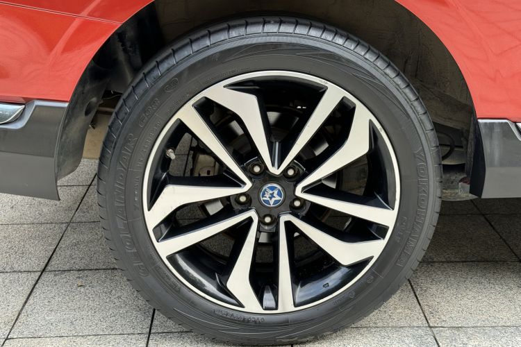 Used Venucia T90 2018 2.0L CVT Smart Connect Fashion Edition China V Standard Right Rear Wheel Hub