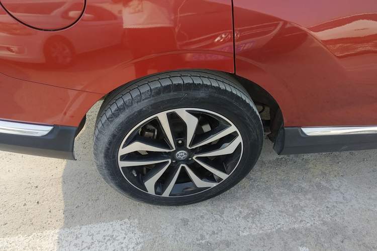 Used Venucia T90 2018 2.0L CVT Smart Connect Luxury Edition China V Standard Right Rear Wheel Hub