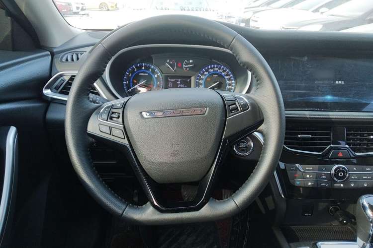 Used Venucia T90 2018 2.0L CVT Smart Connect Luxury Edition China V Standard Steering Wheel